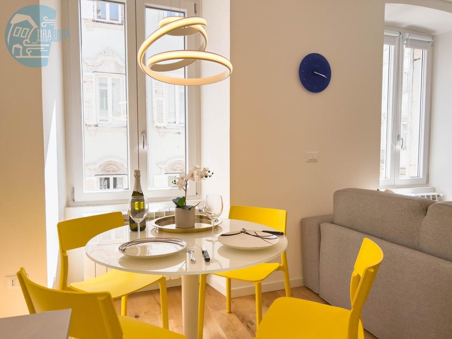Cassa Di Risparmio 11 Tirabora Short Rent Trieste Dış mekan fotoğraf