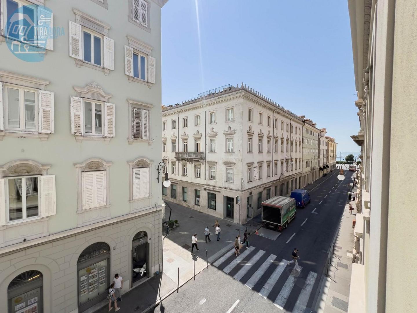 Cassa Di Risparmio 11 Tirabora Short Rent Trieste Dış mekan fotoğraf