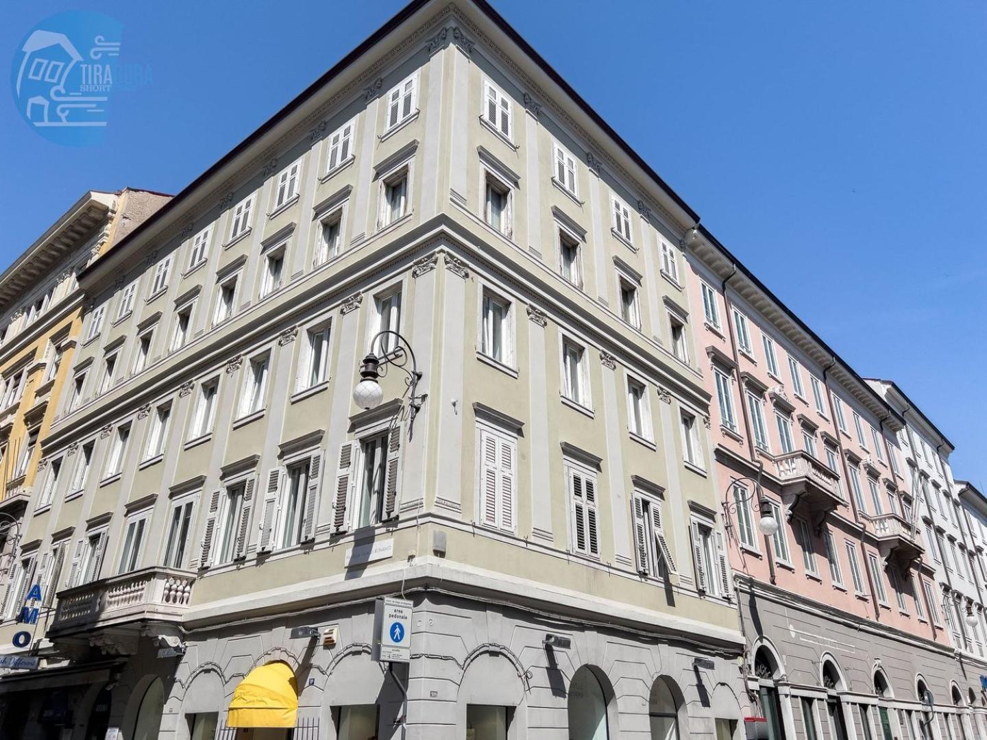 Cassa Di Risparmio 11 Tirabora Short Rent Trieste Dış mekan fotoğraf